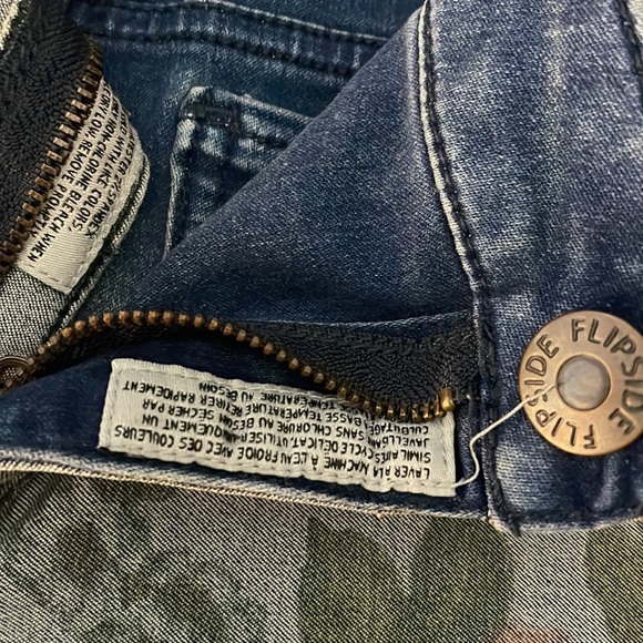 Reversible stretchy daisy dukes - Picture 8 of 8